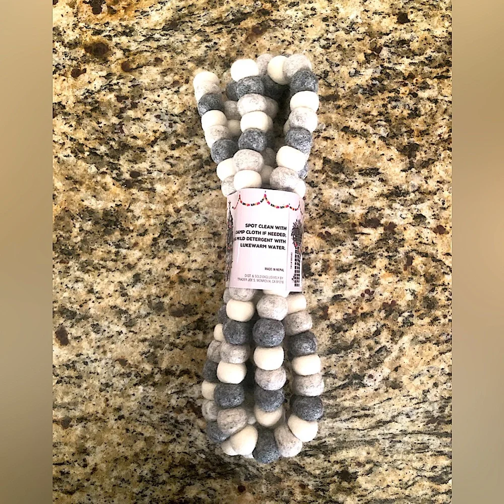 Trader Joe's' Felted Wool Garland Gray & White 9 ft